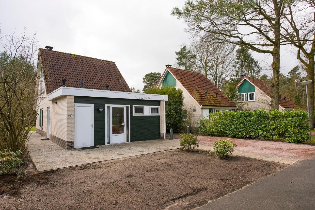Bungalow - 6 Personen Gelegen In De Nabije Omgeving Van Avonturenpark Hellendoorn En De Prachtige Sallandse Heuvelrug En Eelerberg Экстерьер фото